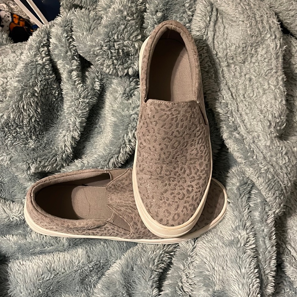 Grey Leopard Print Slip Ons Size7.5